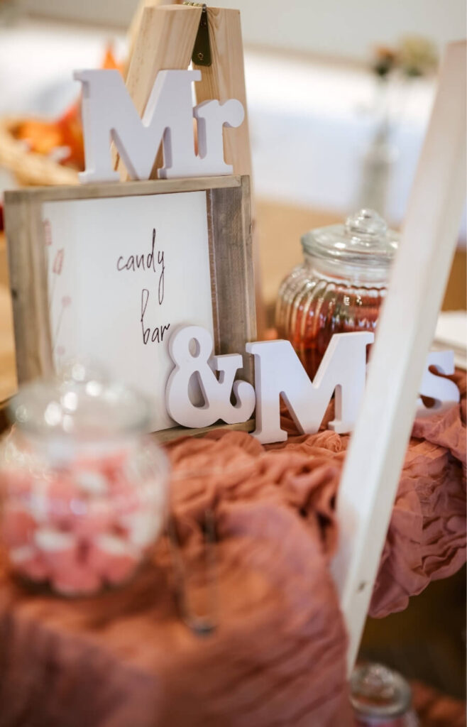 Candybar-Dekoration bei einem Hochzeitsbankett im Bergrestaurant Tiefmatt in Oberbuchsiten