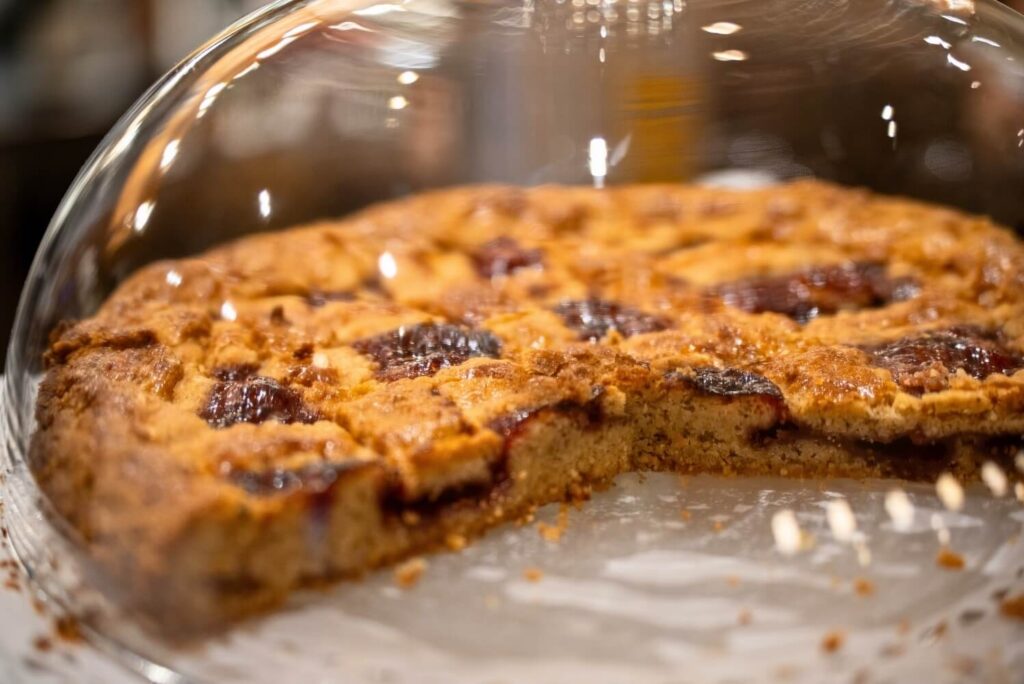 Hausgemachter Kuchen im Bergrestaurant Tiefmatt in Oberbuchsiten frisch serviert